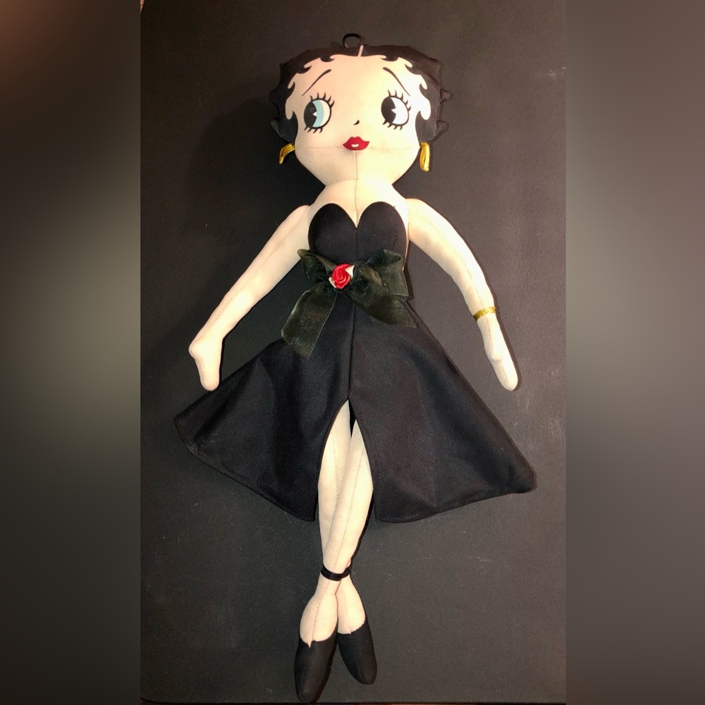 ‘Runway’ BETTY-BOOP Plush Doll